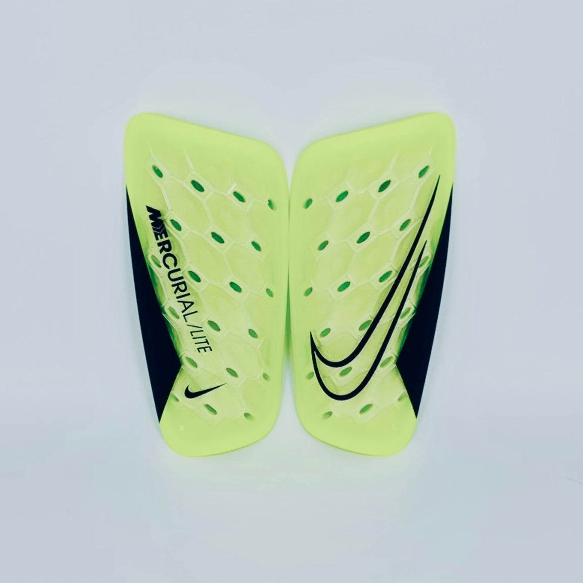 Nike Mercurial Lite Shin Guards F702
